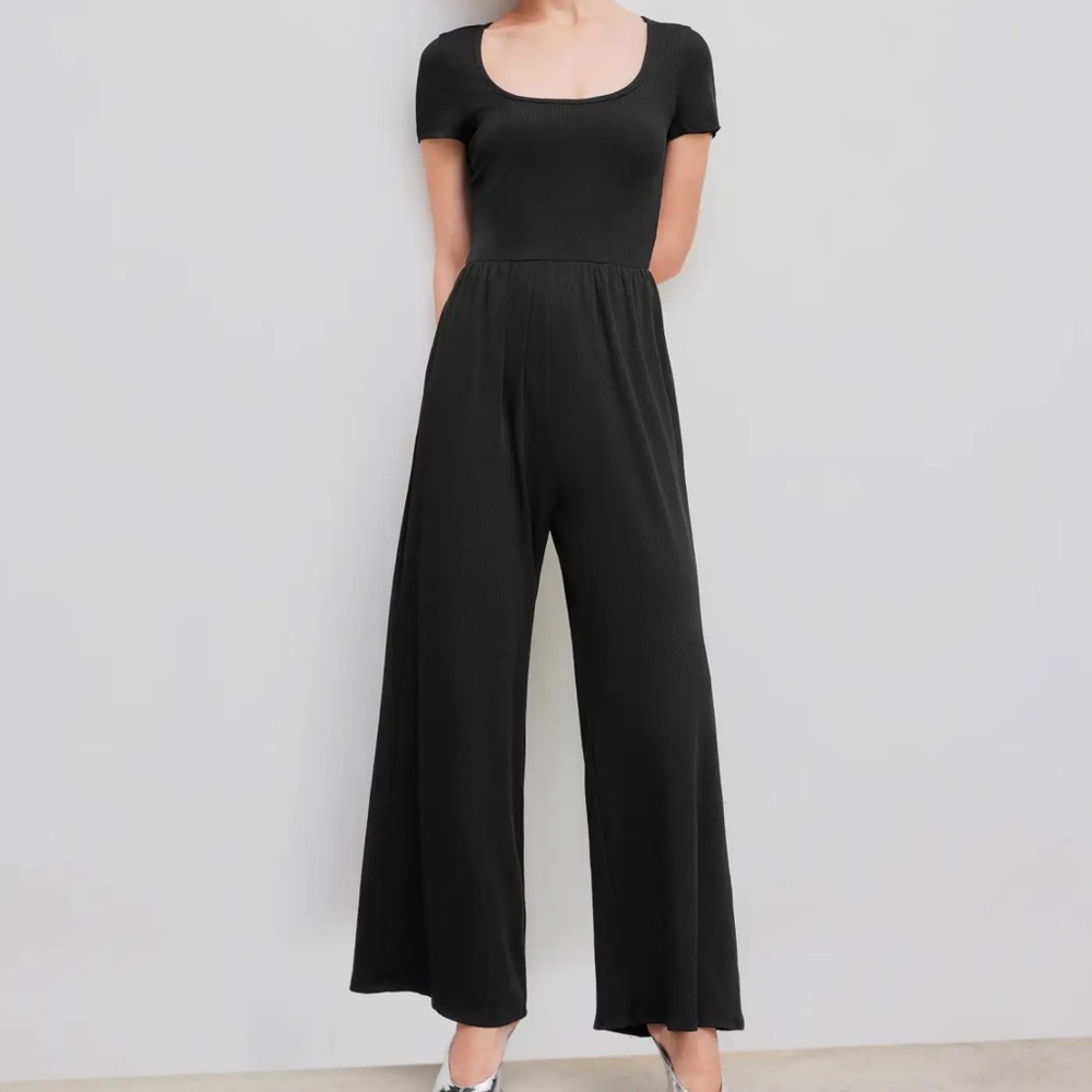 CIDER SCOOP NECK SHORT SLEEVE WIDE LEG RIBBED JUMPSUIT SZ M BLACK W/ POCKETS - Picture 10 of 11